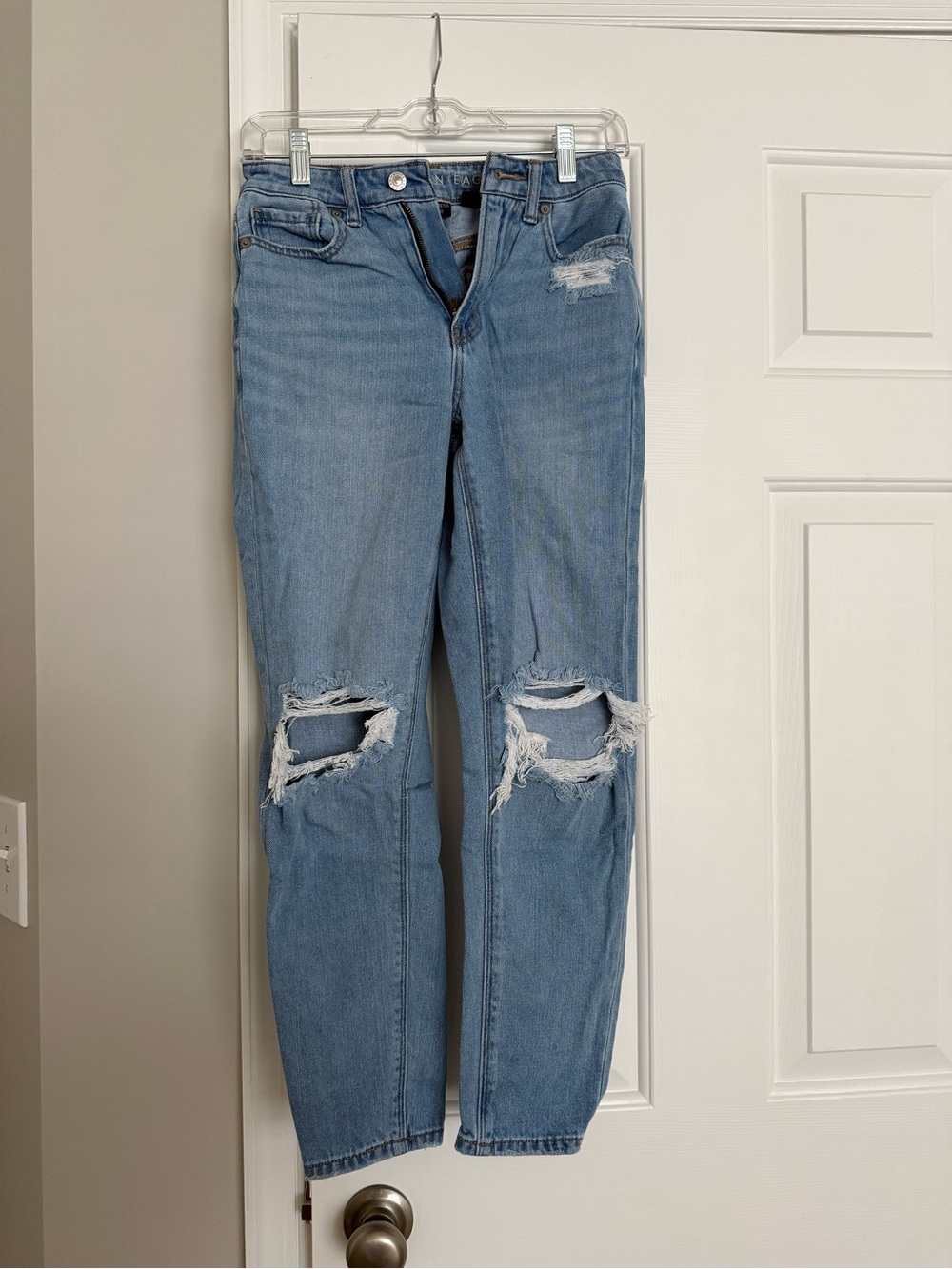 American Eagle Outfitters Light Blue Ripped Boyfriend Jeans